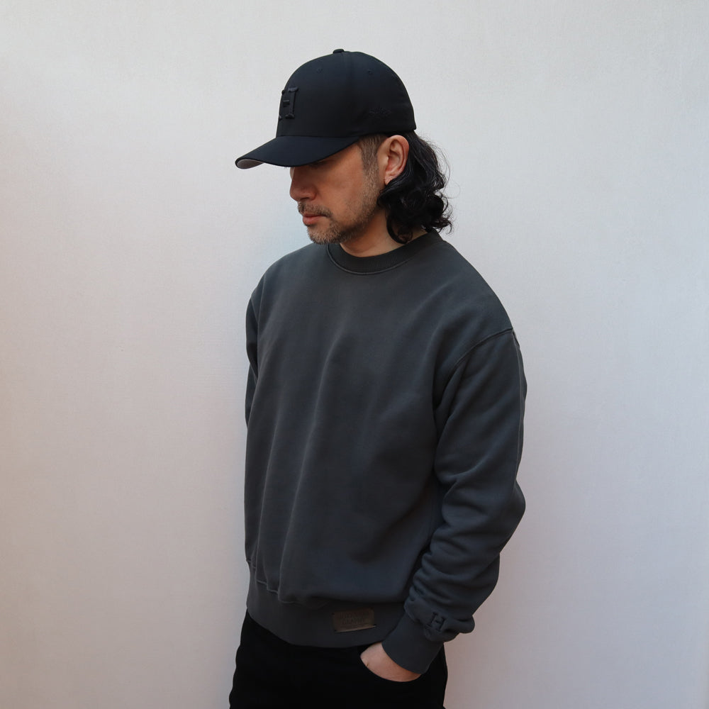 HKDGRP "LEATHER EMBLEM" CREW SWEAT