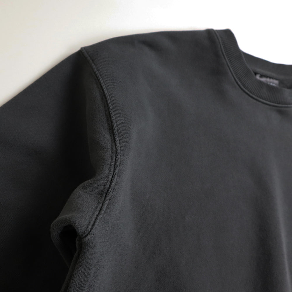 HKDGRP "LEATHER EMBLEM" CREW SWEAT